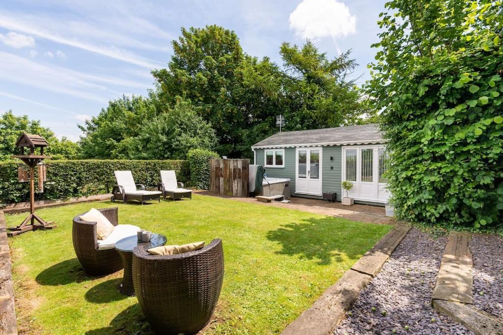The Summerhouse, Countryside Retreat With Private Hot Tub 布里奇诺斯 外观 照片