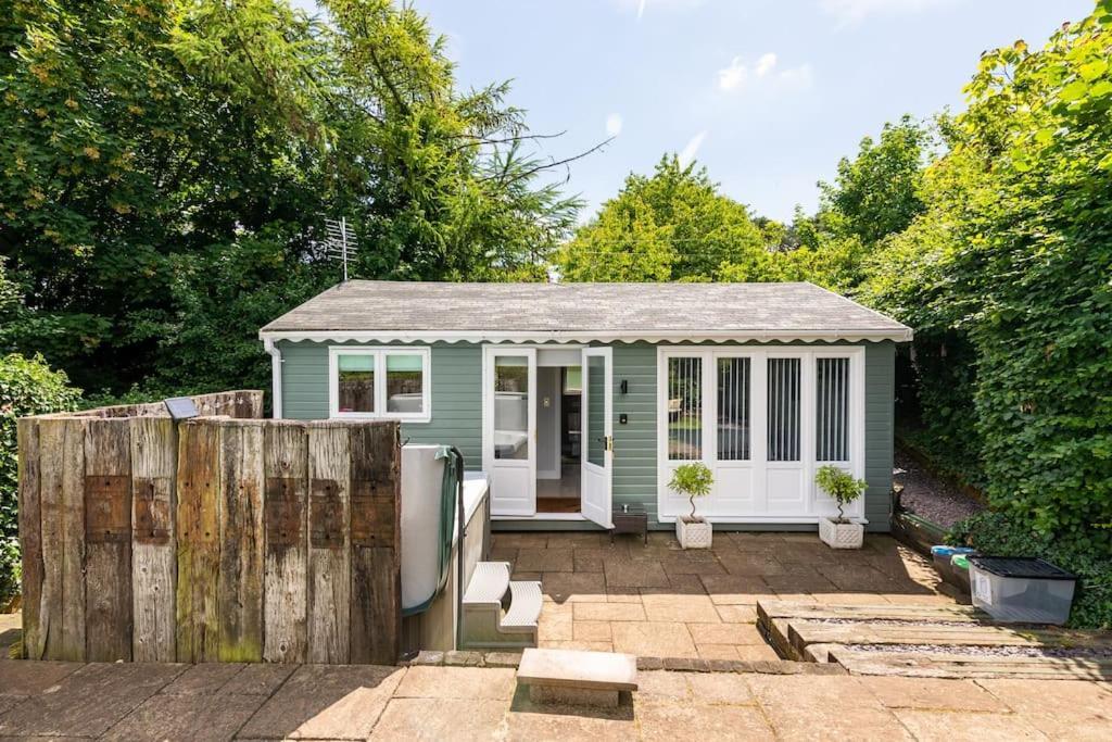 The Summerhouse, Countryside Retreat With Private Hot Tub 布里奇诺斯 外观 照片