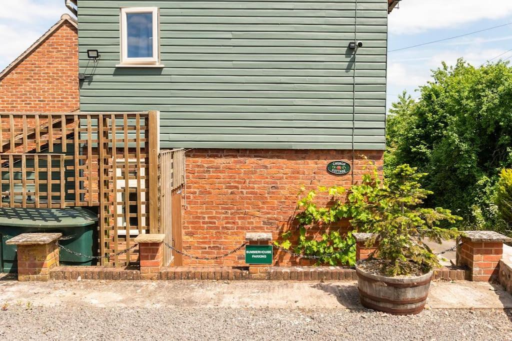 The Summerhouse, Countryside Retreat With Private Hot Tub 布里奇诺斯 外观 照片
