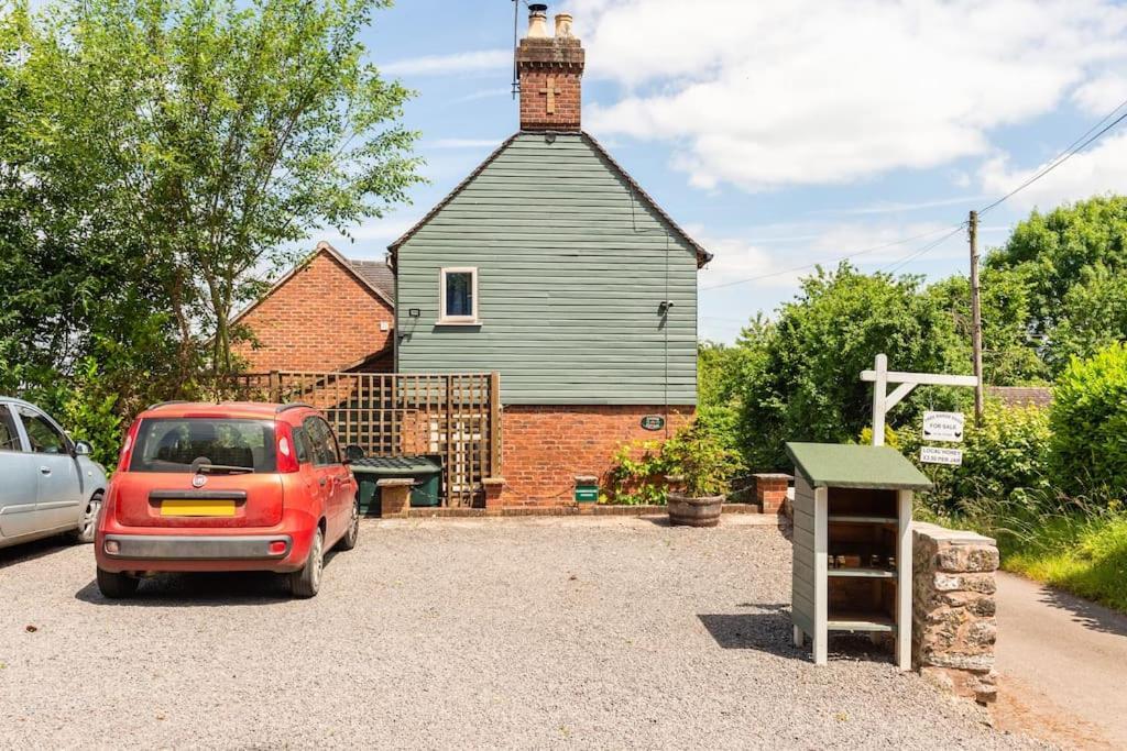 The Summerhouse, Countryside Retreat With Private Hot Tub 布里奇诺斯 外观 照片