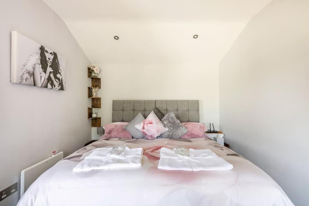 The Summerhouse, Countryside Retreat With Private Hot Tub 布里奇诺斯 外观 照片